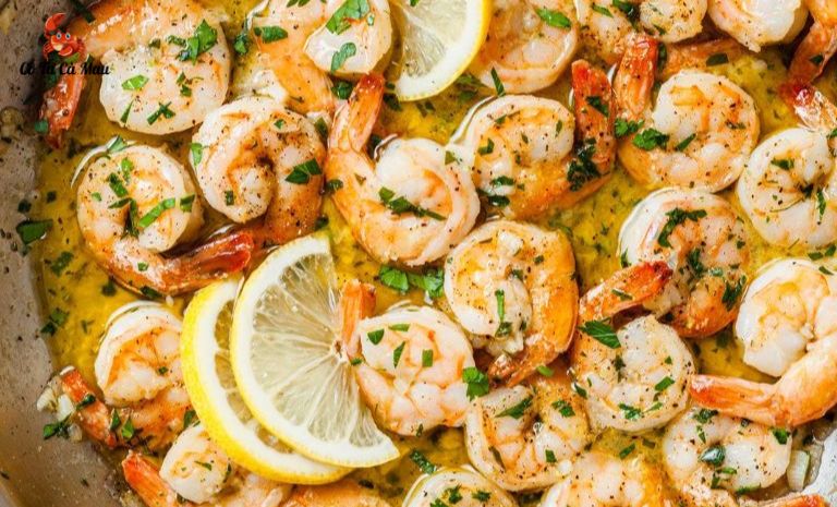 Chỉ lấy phần thịt tôm chế biến cho bé để đảm bảo chất lượng và an toàn cho hệ miễn dịch non nớt của trẻ