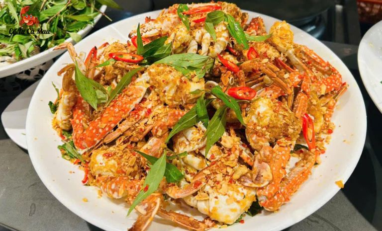 Thơm phức mùi tỏi ớt cay nồng làm nên đặc trưng món ghẹ cháy tỏi