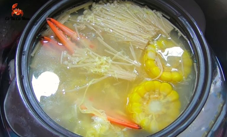 Súp ghẹ tổ yến là món ăn bổ dưỡng thích hợp cho nhiều lứa tuổi